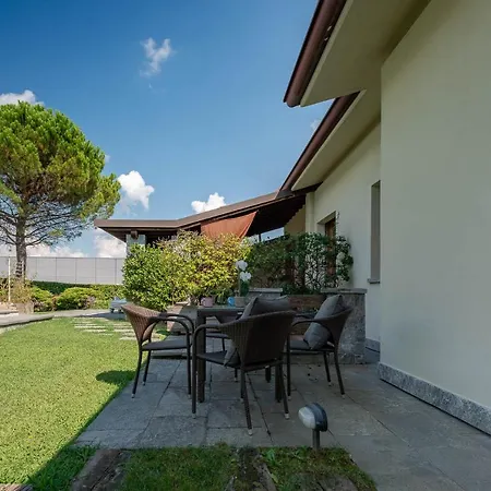 Yourelais, View On The Pool Orsenigo